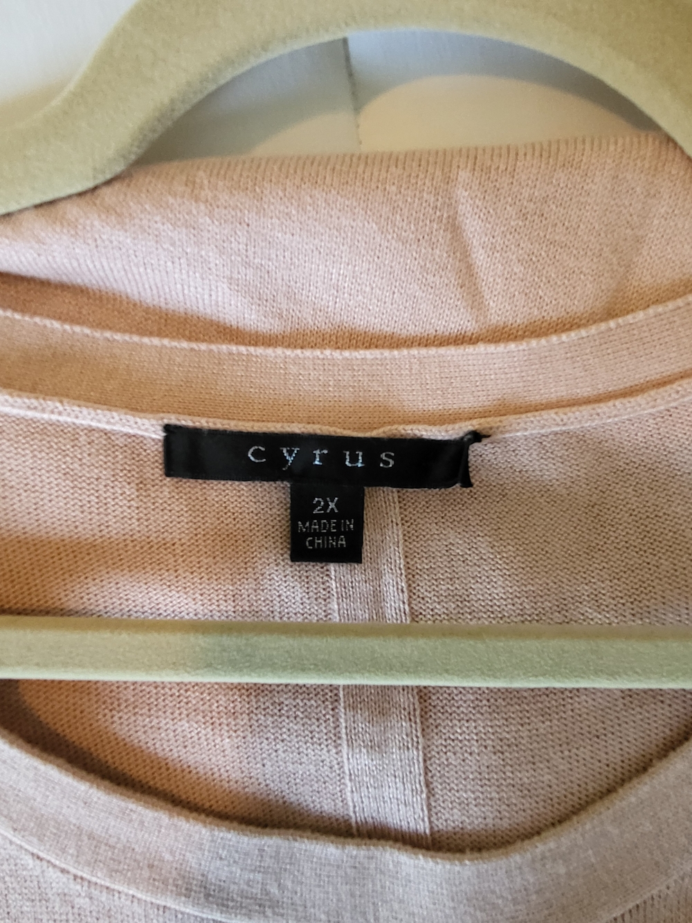 Cyrus Blush Pink Women's Sweater, 2X, Never Worn - Picture 4 of 6